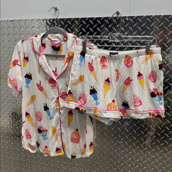 Like new!! Kate Spade Ice Cream Pajama Set Large